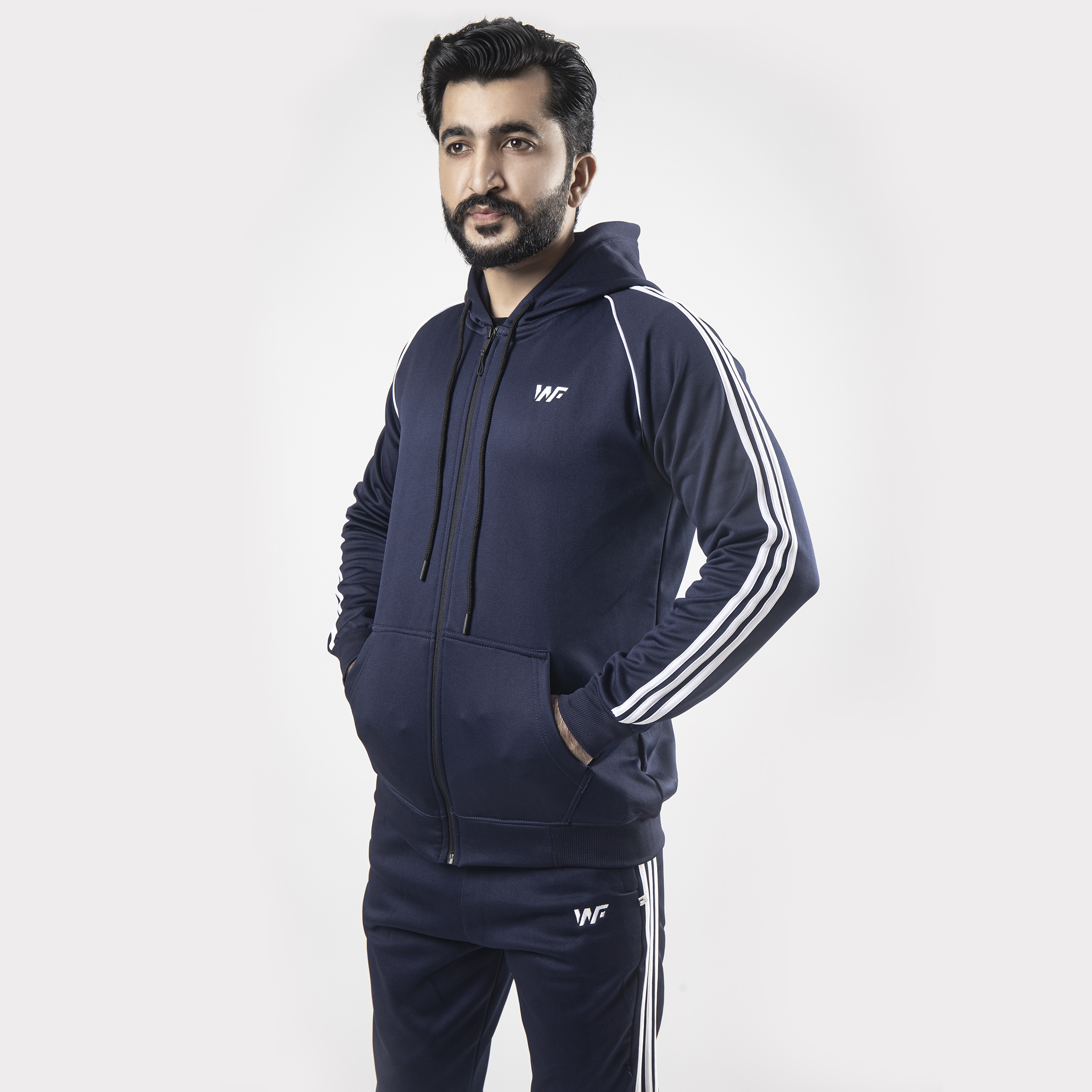 What Makes a Good Men’s Tracksuit for Gym Workouts?